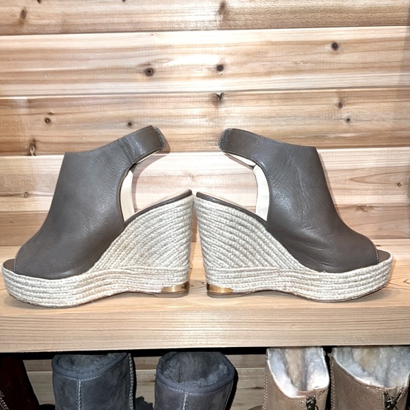 Paloma Barcelo Wedges - Picture 6 of 9